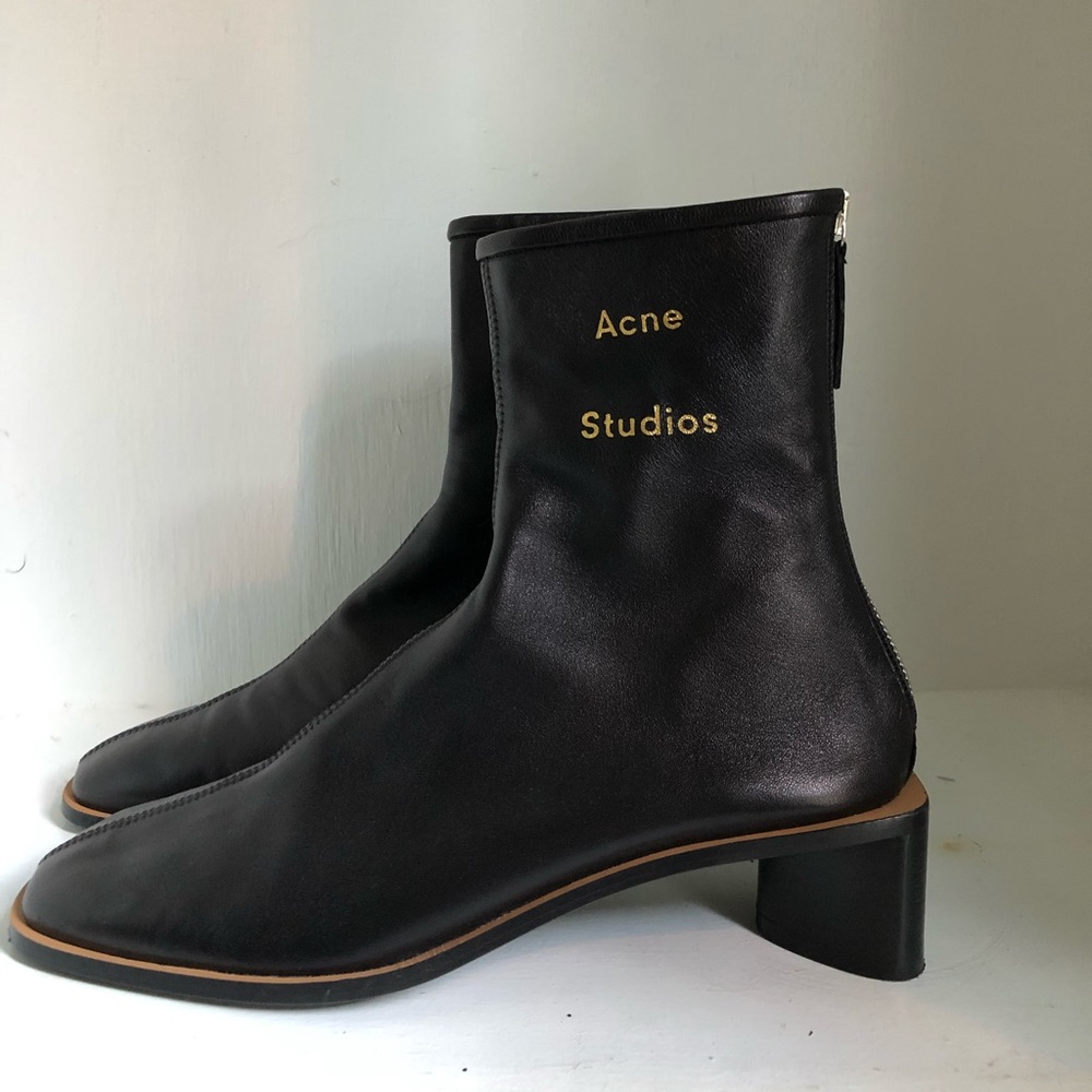 Acne Studios Bertine booties in Black / Gold